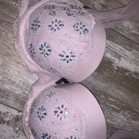 Victorias Secret Bra - Picture 2 of 3